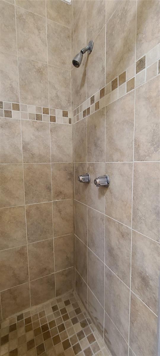 Image 31 of 67 For 514 Brandon Avenue