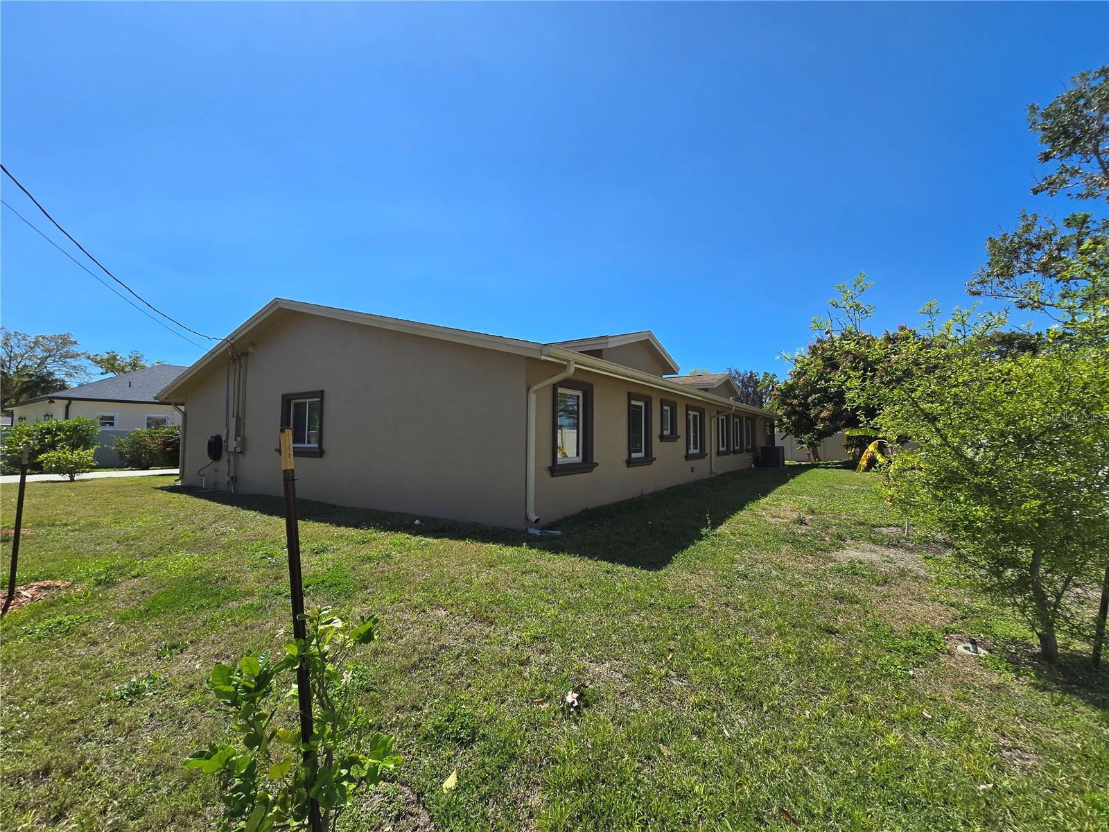 Image 42 of 67 For 514 Brandon Avenue