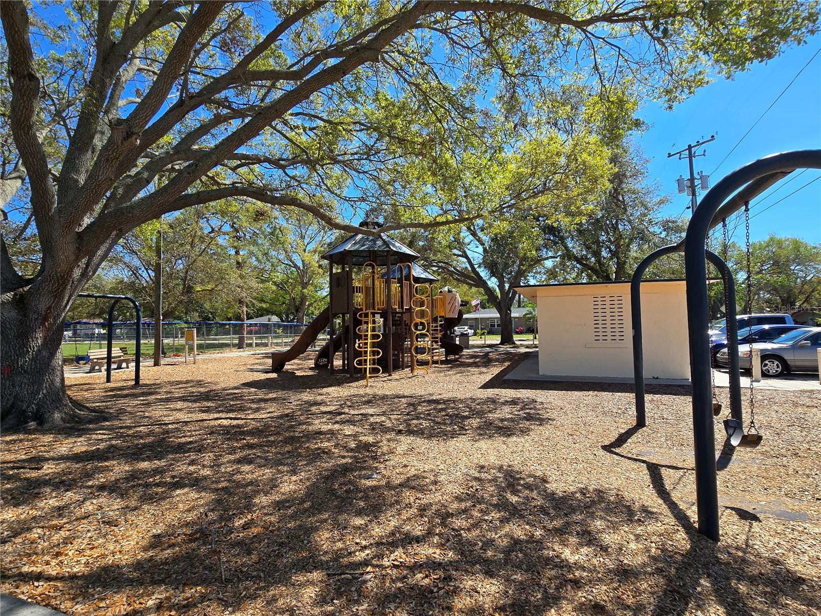 Image 50 of 67 For 514 Brandon Avenue