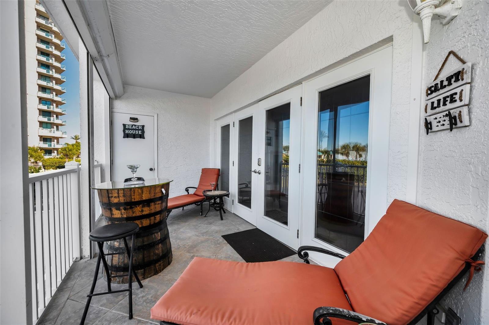 Listing photo id 19 for 1582 Gulf Boulevard 1106
