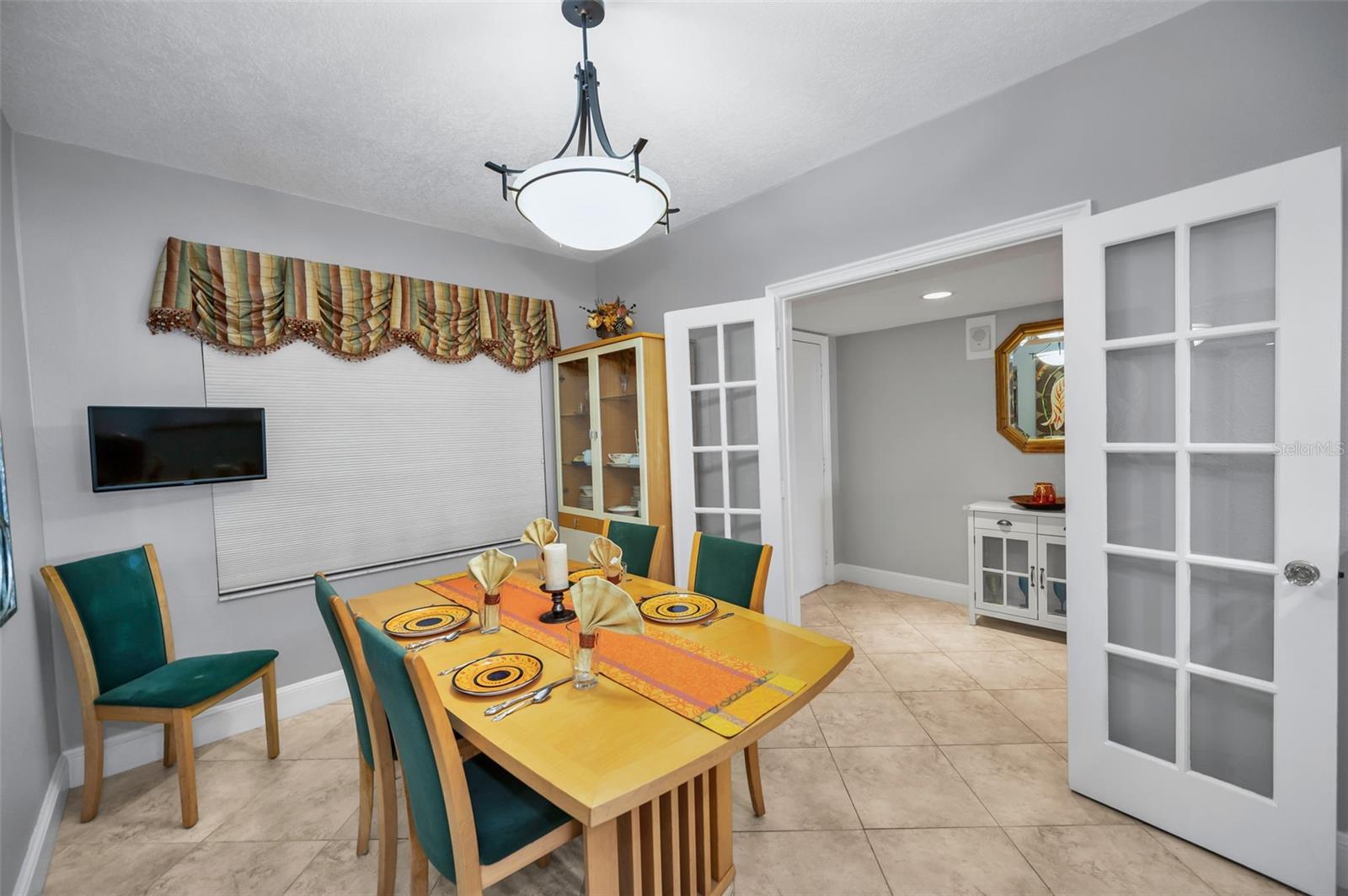 Listing photo id 33 for 1582 Gulf Boulevard 1106