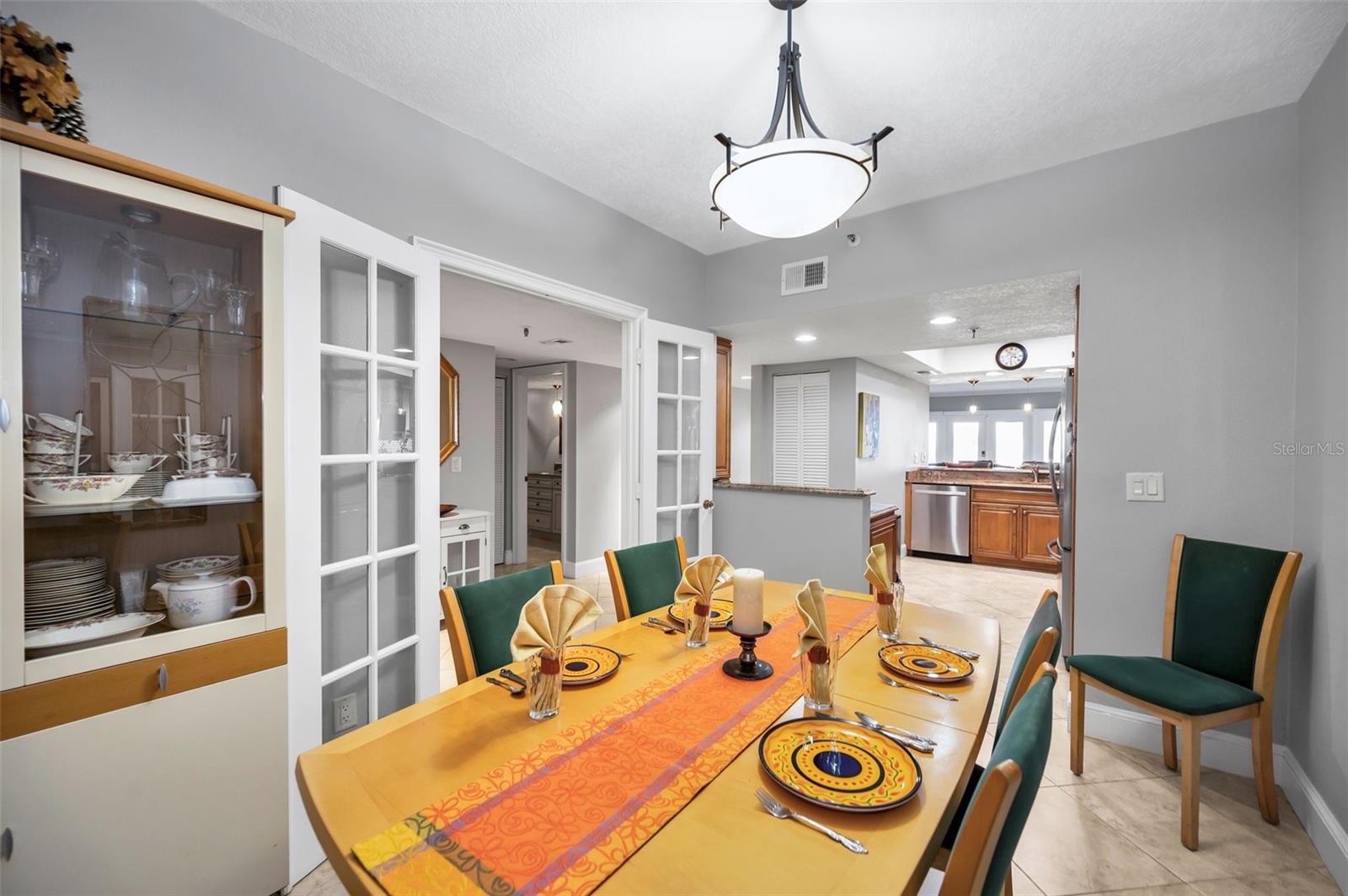 Listing photo id 34 for 1582 Gulf Boulevard 1106