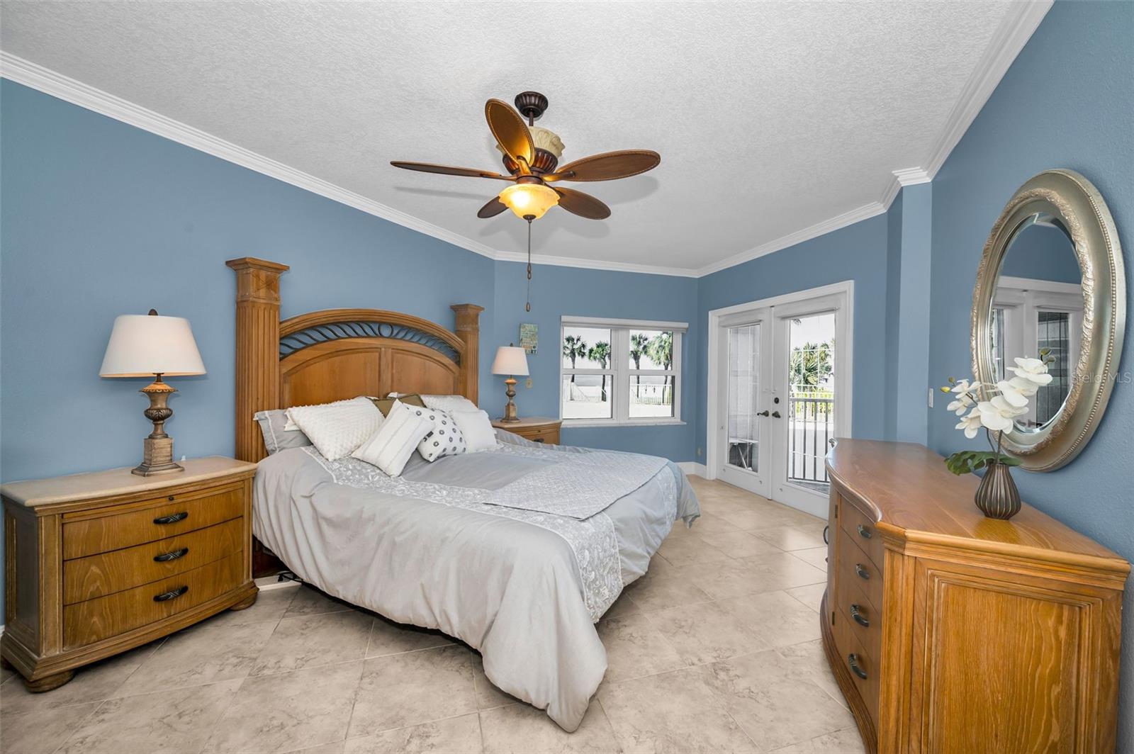 Listing photo id 36 for 1582 Gulf Boulevard 1106