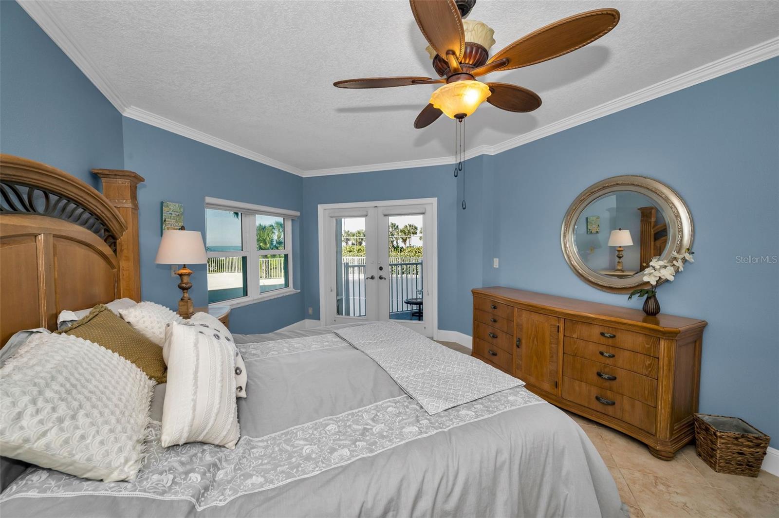 Listing photo id 37 for 1582 Gulf Boulevard 1106