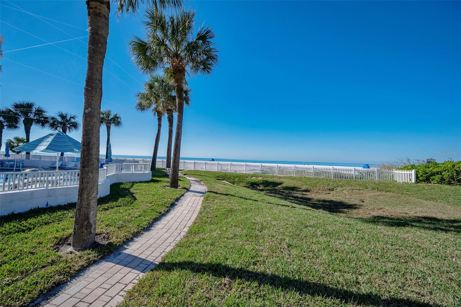 Listing photo id 57 for 1582 Gulf Boulevard 1106