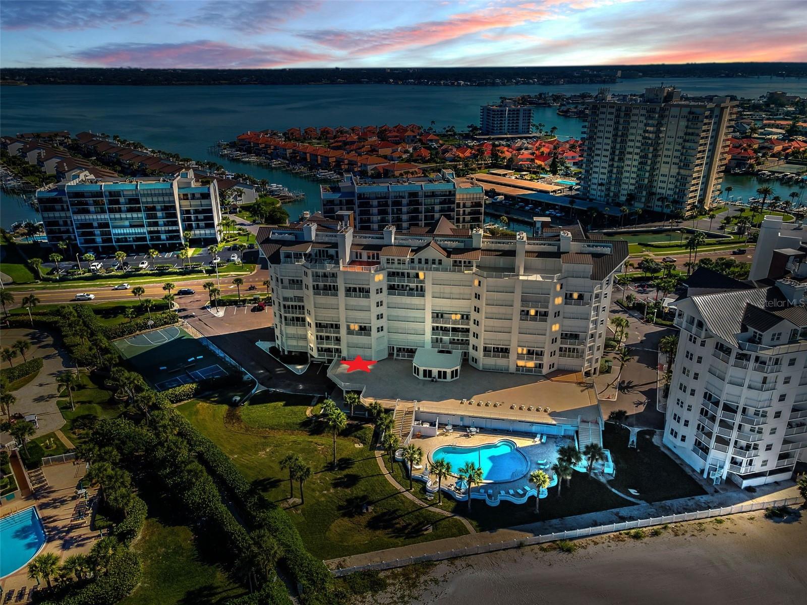 Listing photo id 69 for 1582 Gulf Boulevard 1106