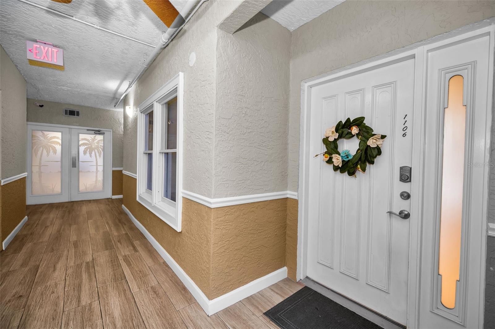 Listing photo id 7 for 1582 Gulf Boulevard 1106