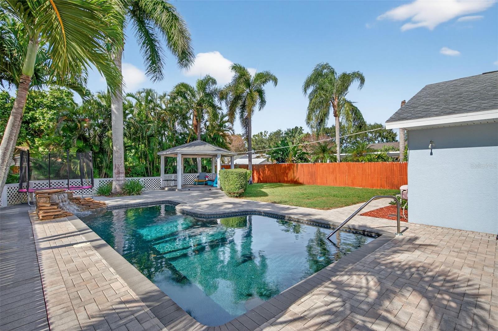 Image 6 of 31 For 7050 75th Street N