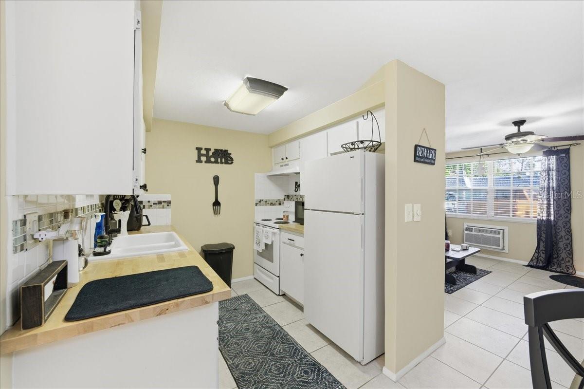 Listing photo id 3 for 4219 Terrapin Place