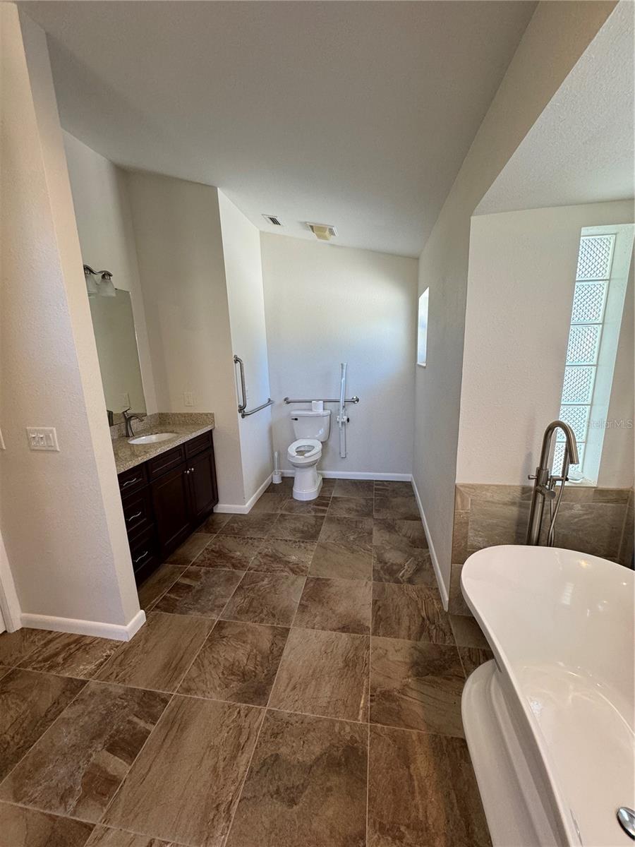 Image 18 of 45 For 7565 Jomel Drive