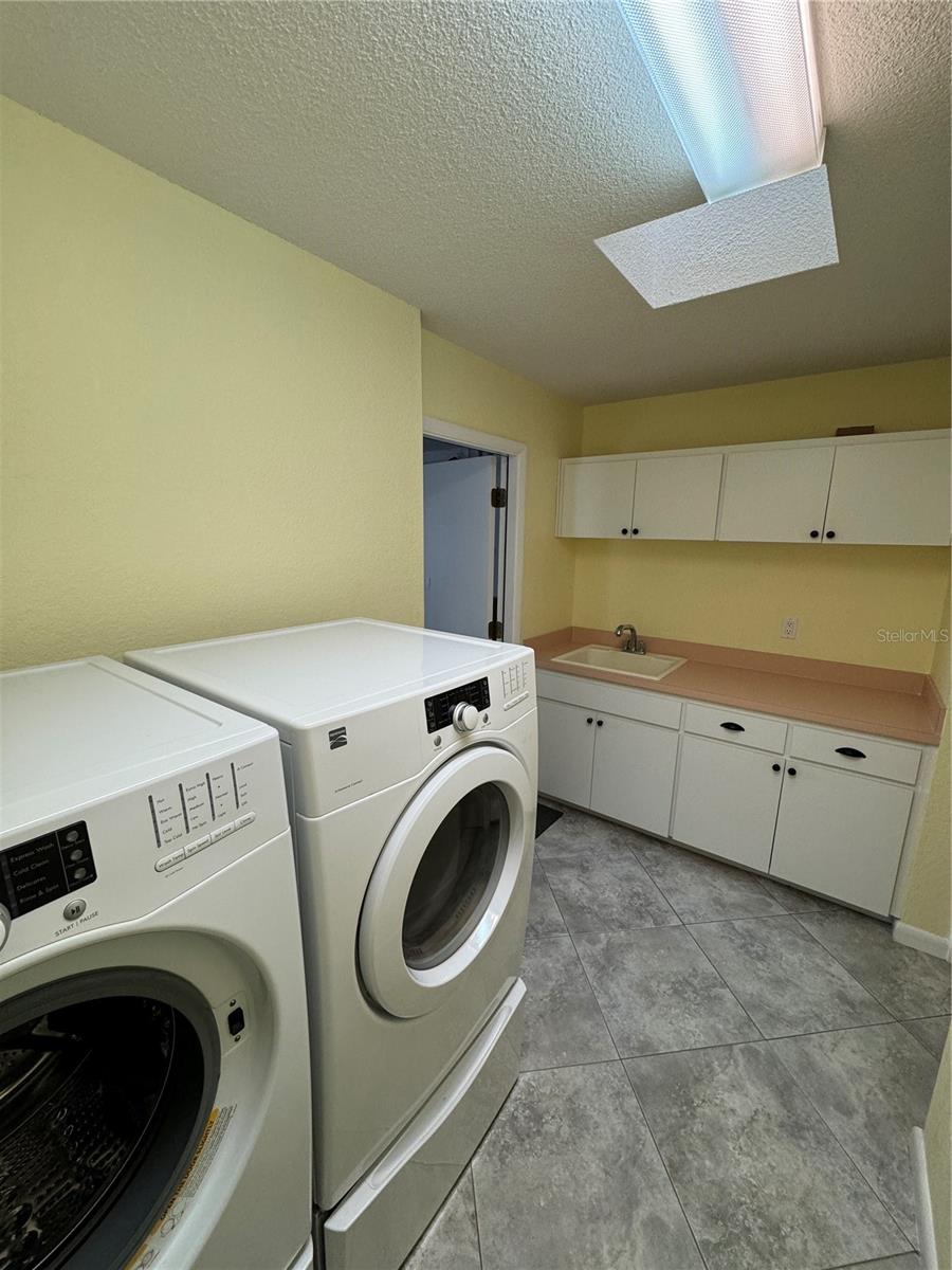 Image 38 of 45 For 7565 Jomel Drive