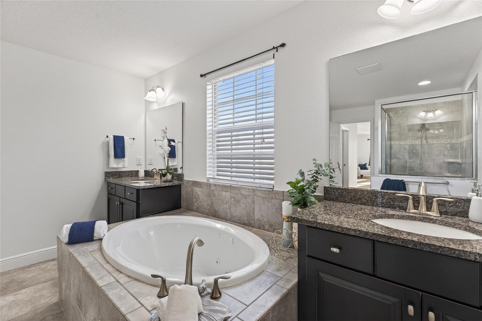 Listing photo id 65 for 22774 Cherokee Rose Place