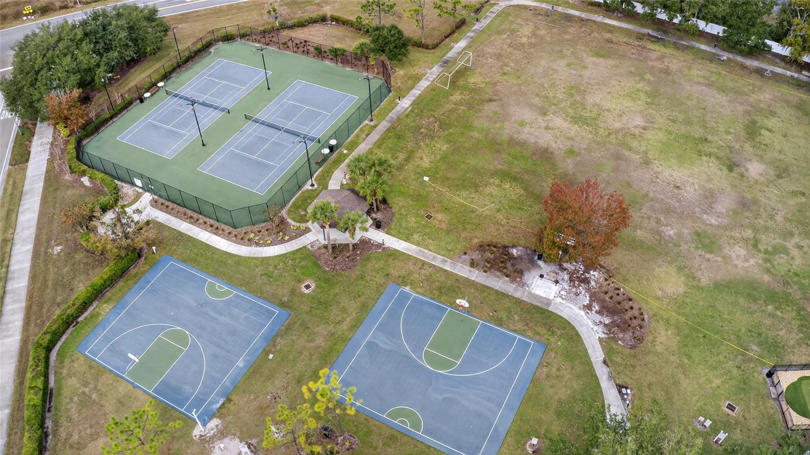 Listing photo id 90 for 22774 Cherokee Rose Place