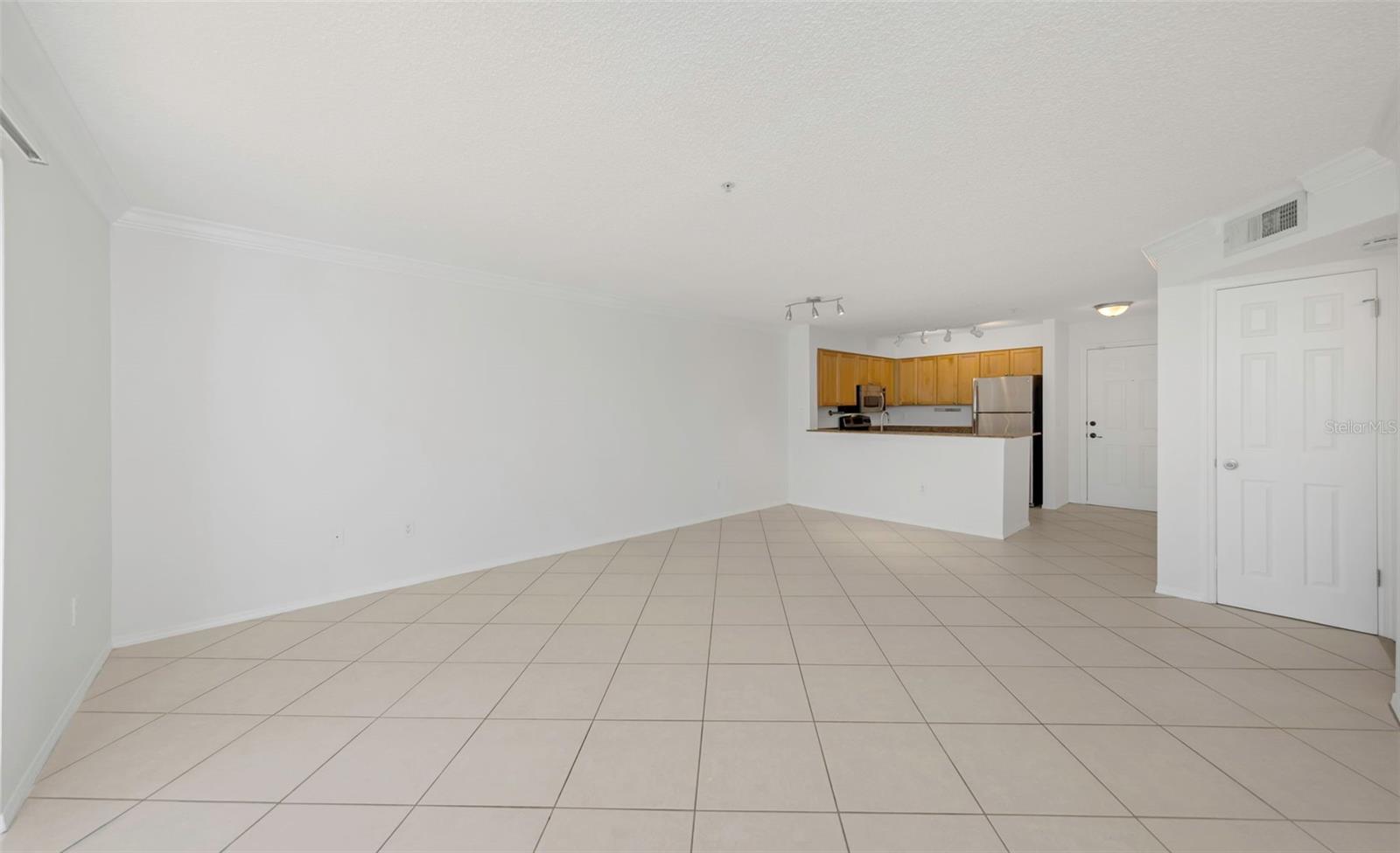 Image 7 of 36 For 2400 Feather Sound Drive 423