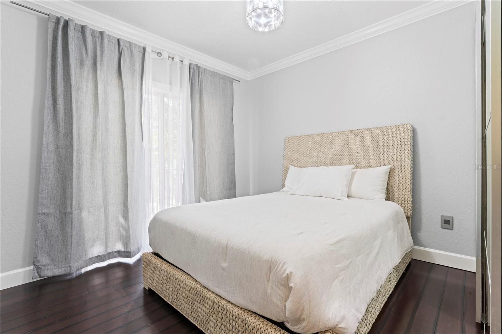 Image 23 of 33 For 512 1st Street 108