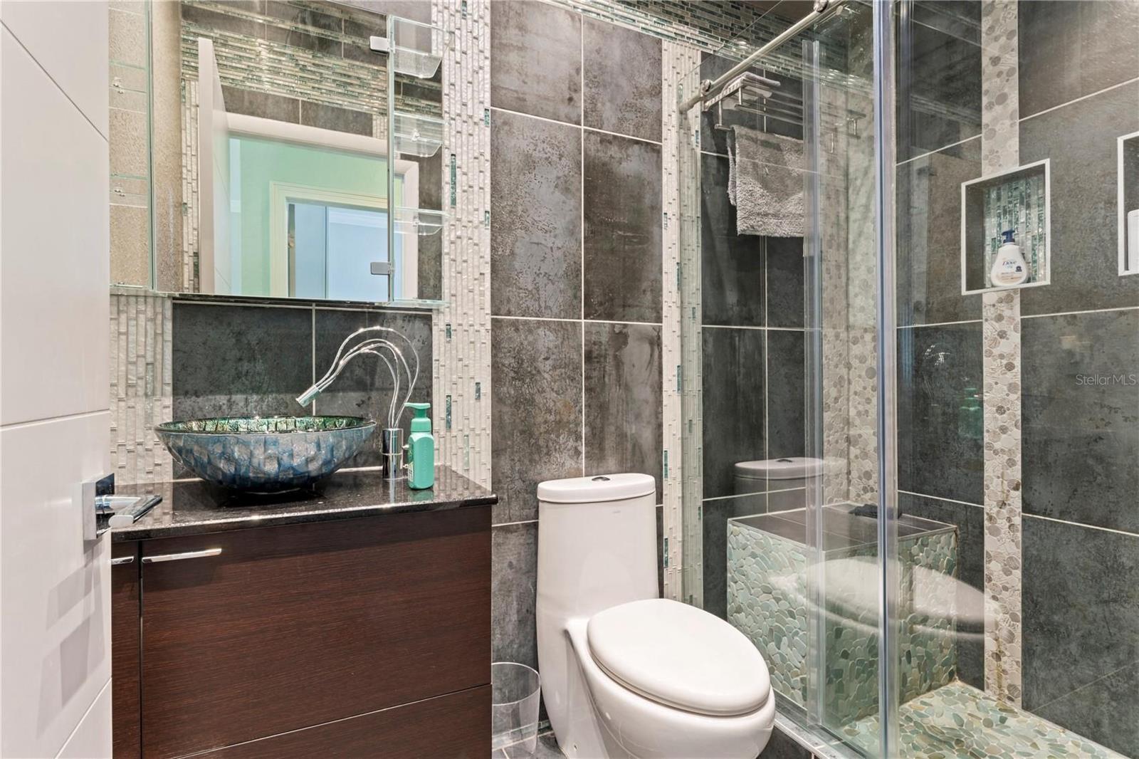 Image 25 of 33 For 512 1st Street 108