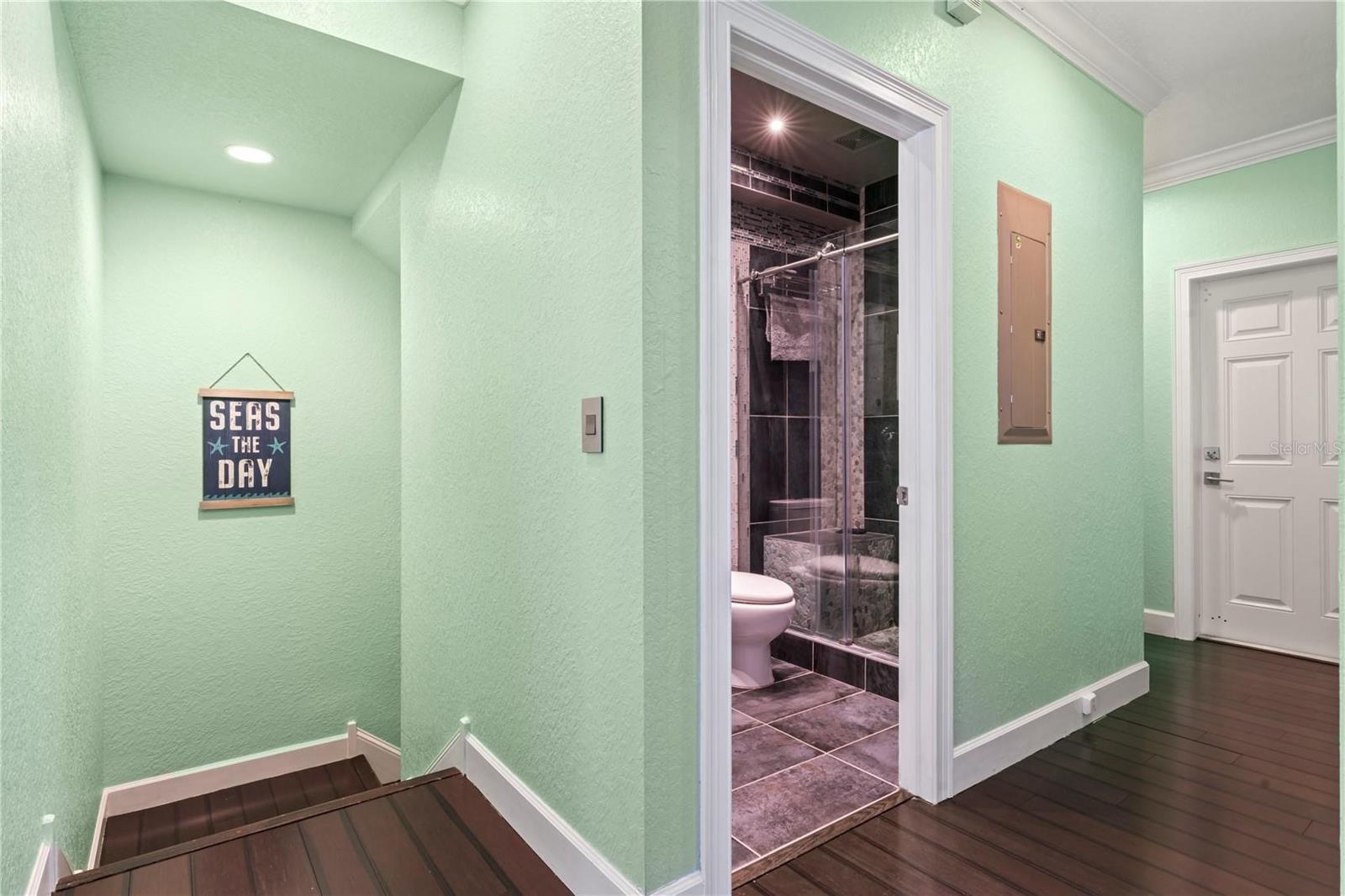 Image 26 of 33 For 512 1st Street 108