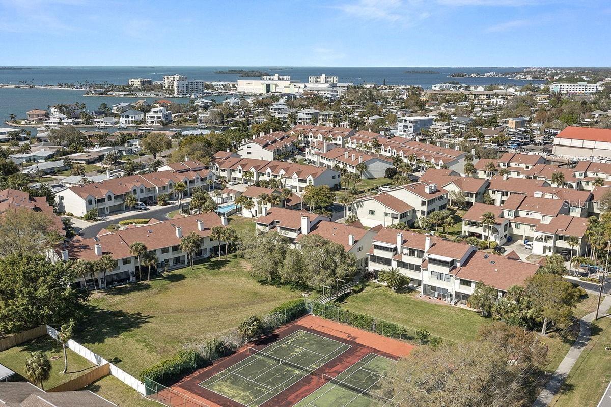 Image 47 of 70 For 621 Duchess Boulevard