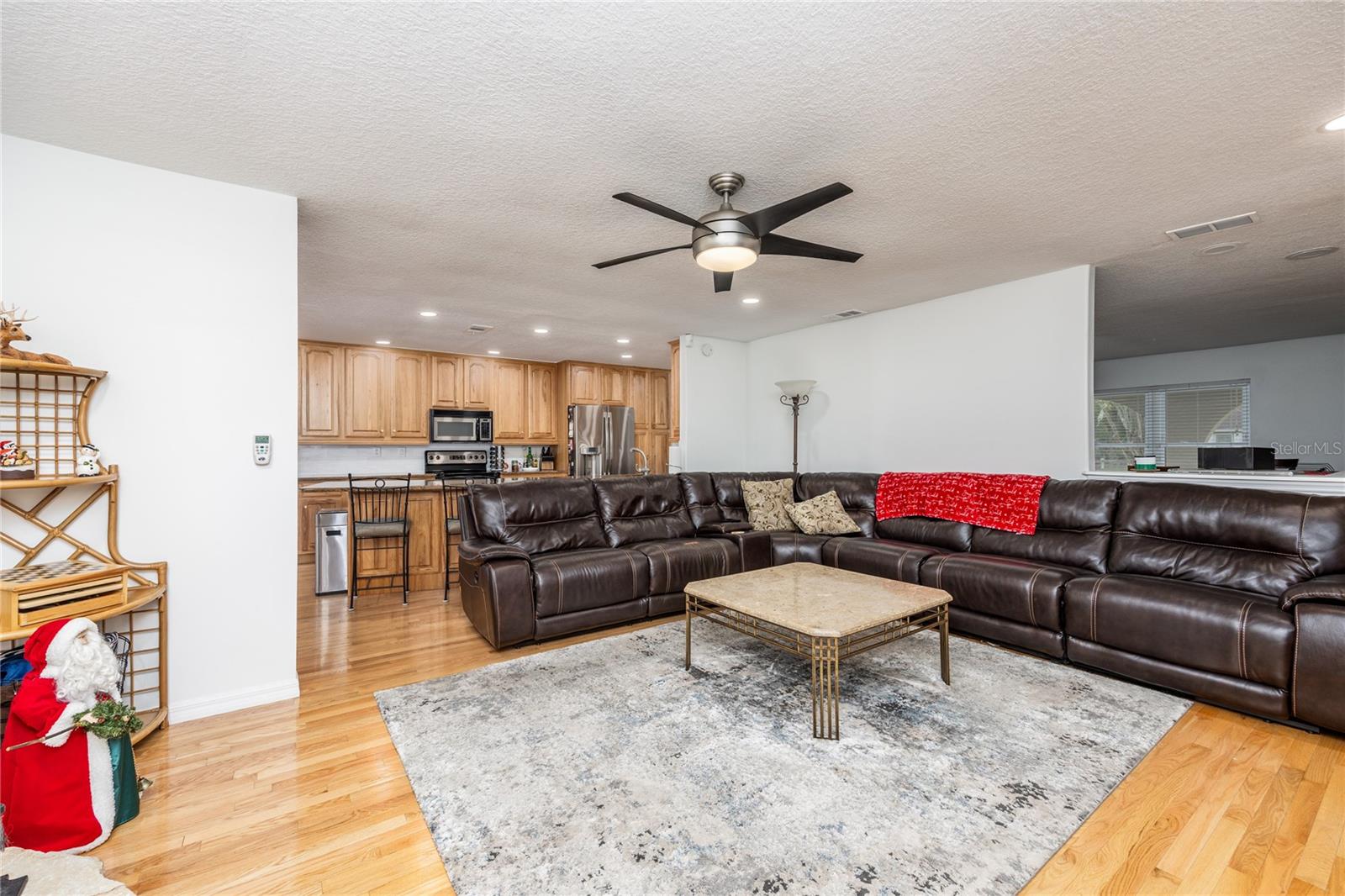 Listing photo id 17 for 22481 Southshore Drive