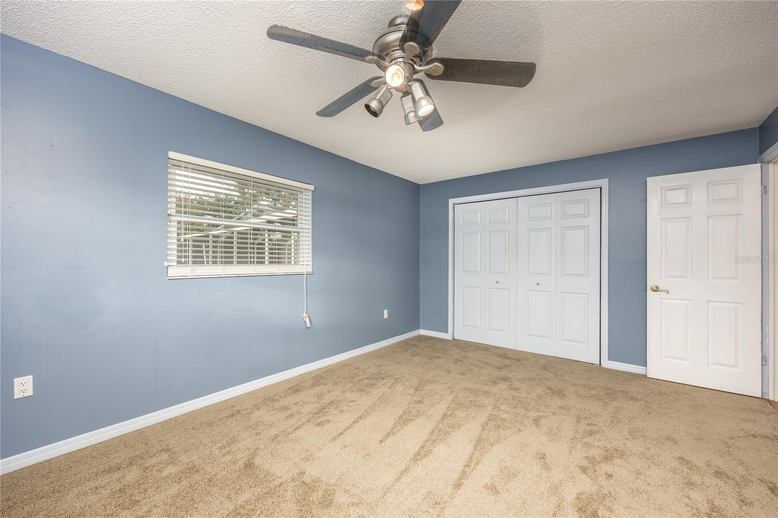 Listing photo id 27 for 22481 Southshore Drive