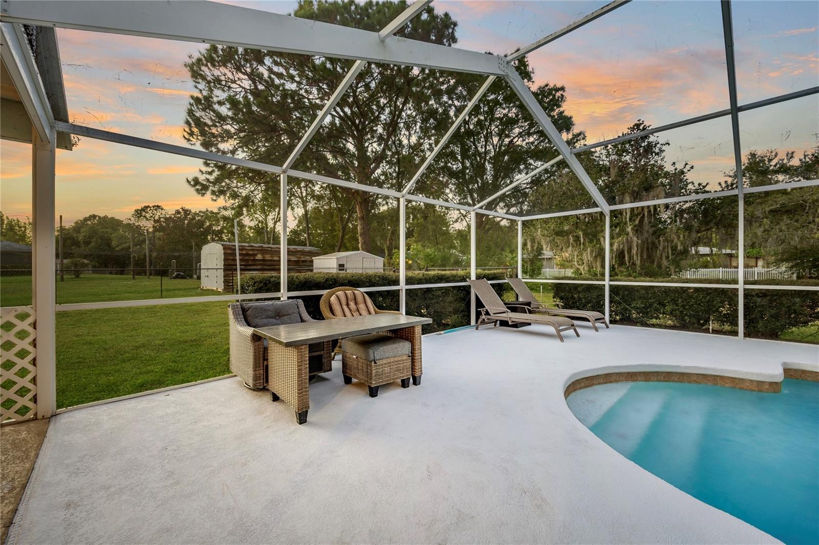 Listing photo id 41 for 22481 Southshore Drive