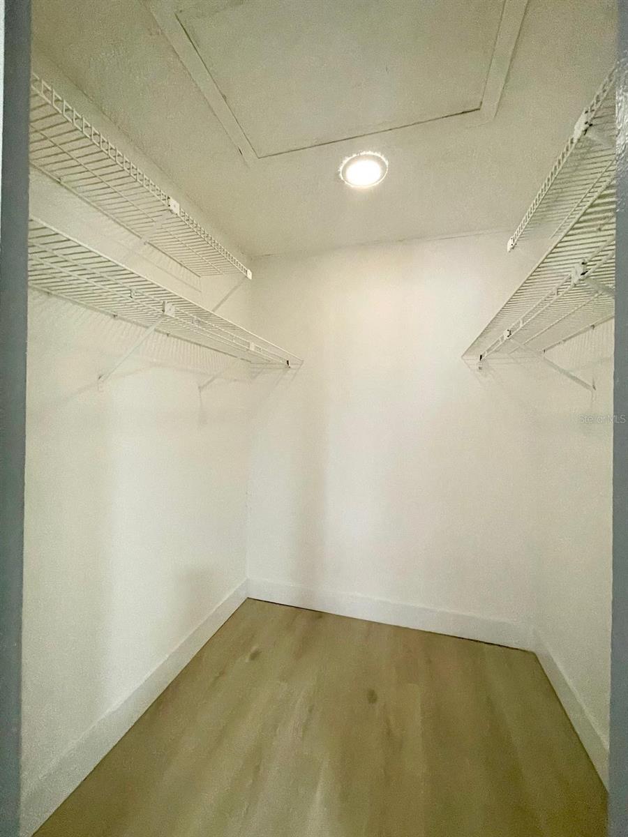 Image 18 of 31 For 2682 Sabal Springs Circle 204