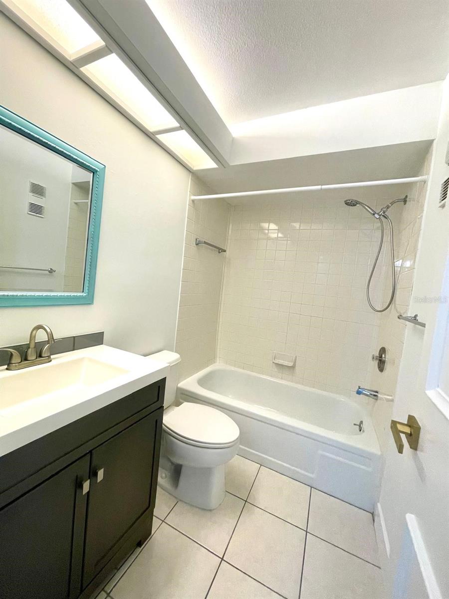 Image 21 of 31 For 2682 Sabal Springs Circle 204