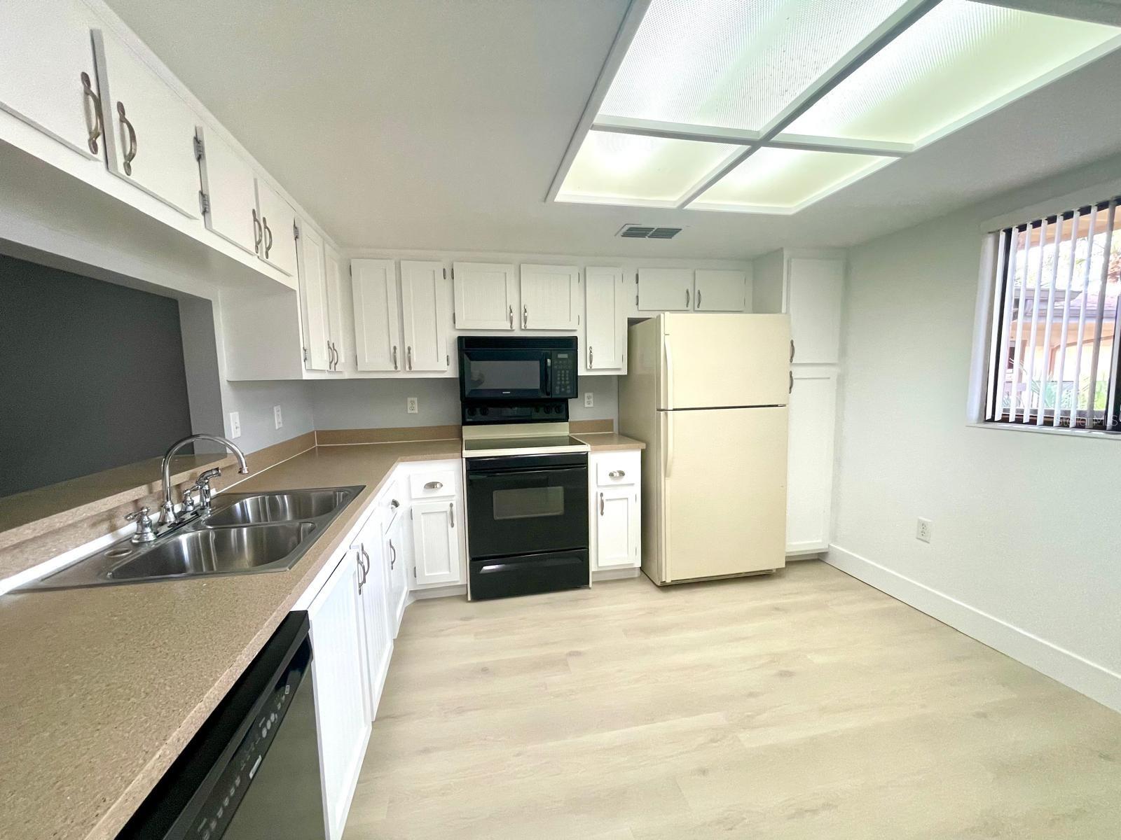 Image 8 of 31 For 2682 Sabal Springs Circle 204