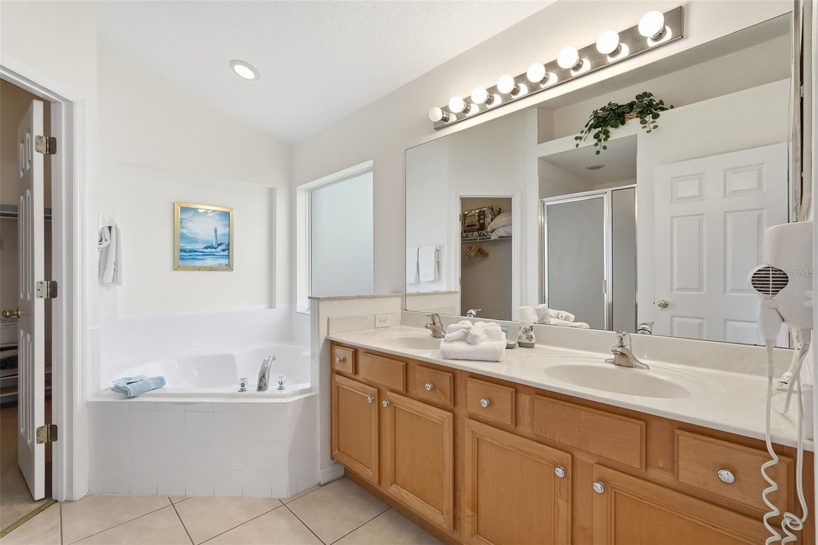 Image 36 of 60 For 8595 Sunrise Key Drive