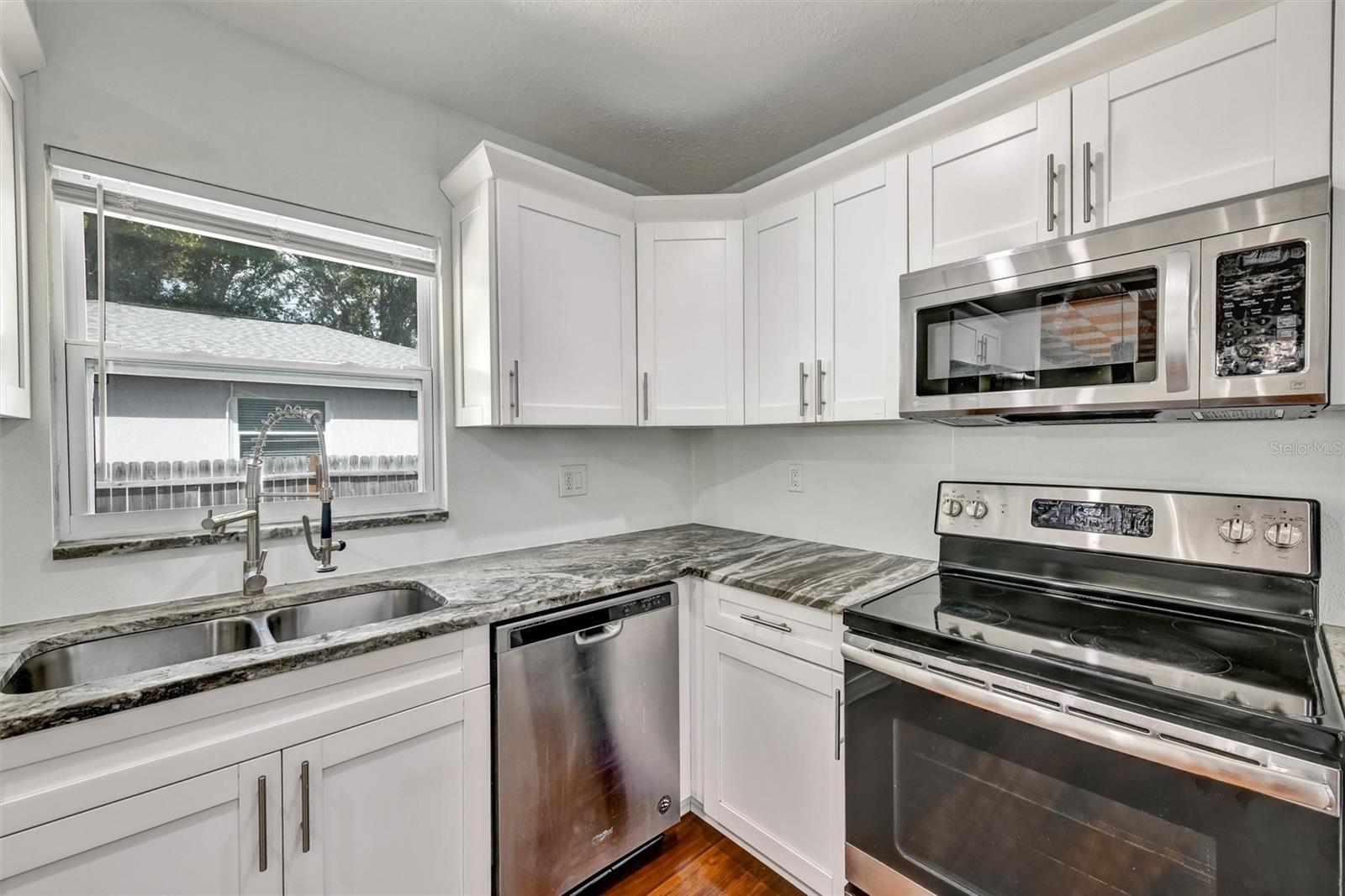 Image 12 of 38 For 3208 Avenida Republica De Cuba