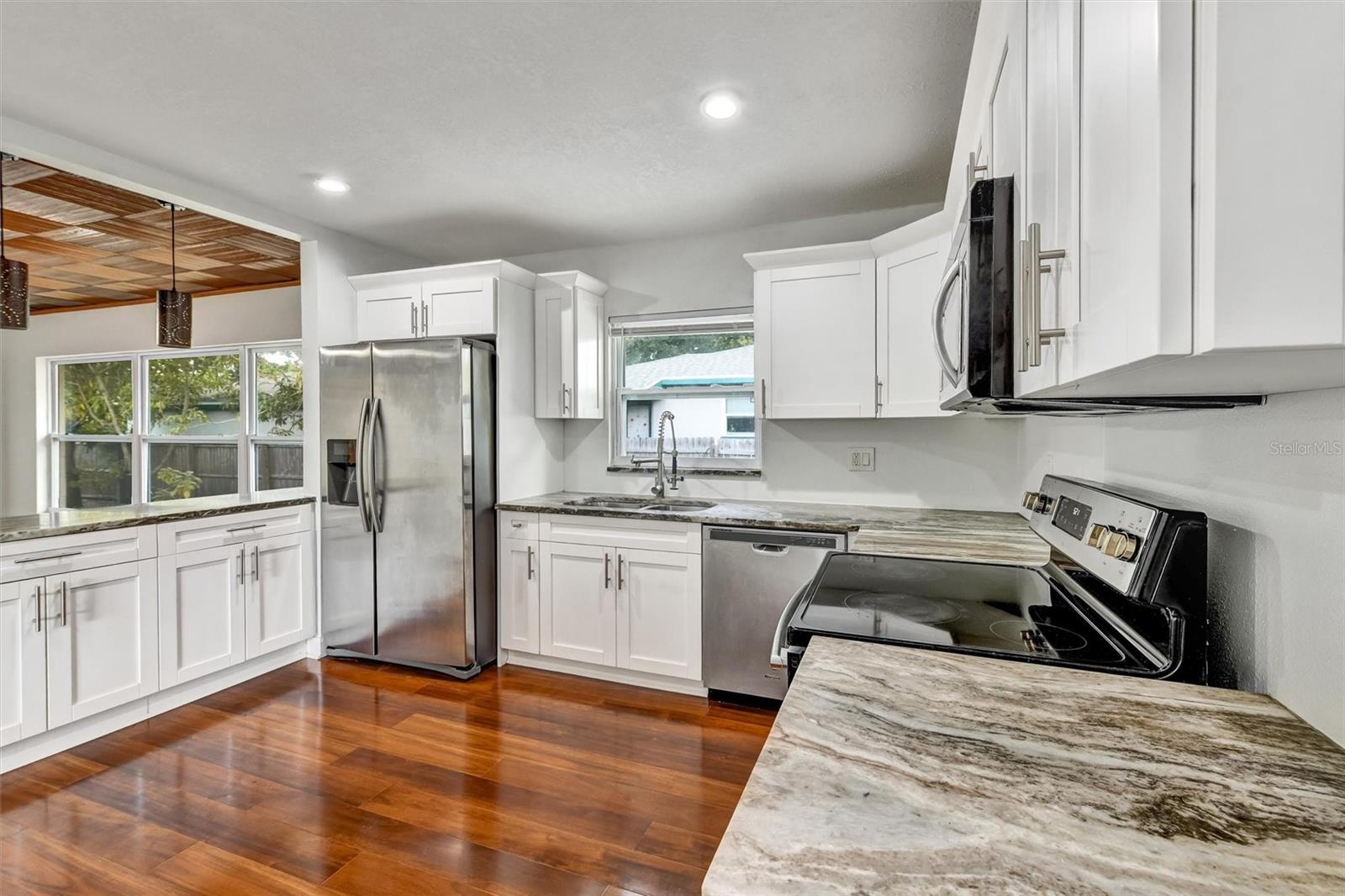 Image 14 of 38 For 3208 Avenida Republica De Cuba