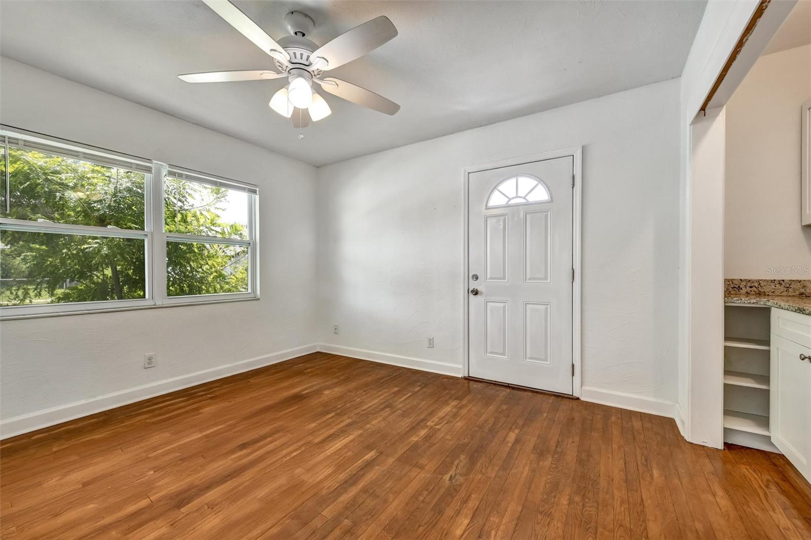 Image 30 of 38 For 3208 Avenida Republica De Cuba