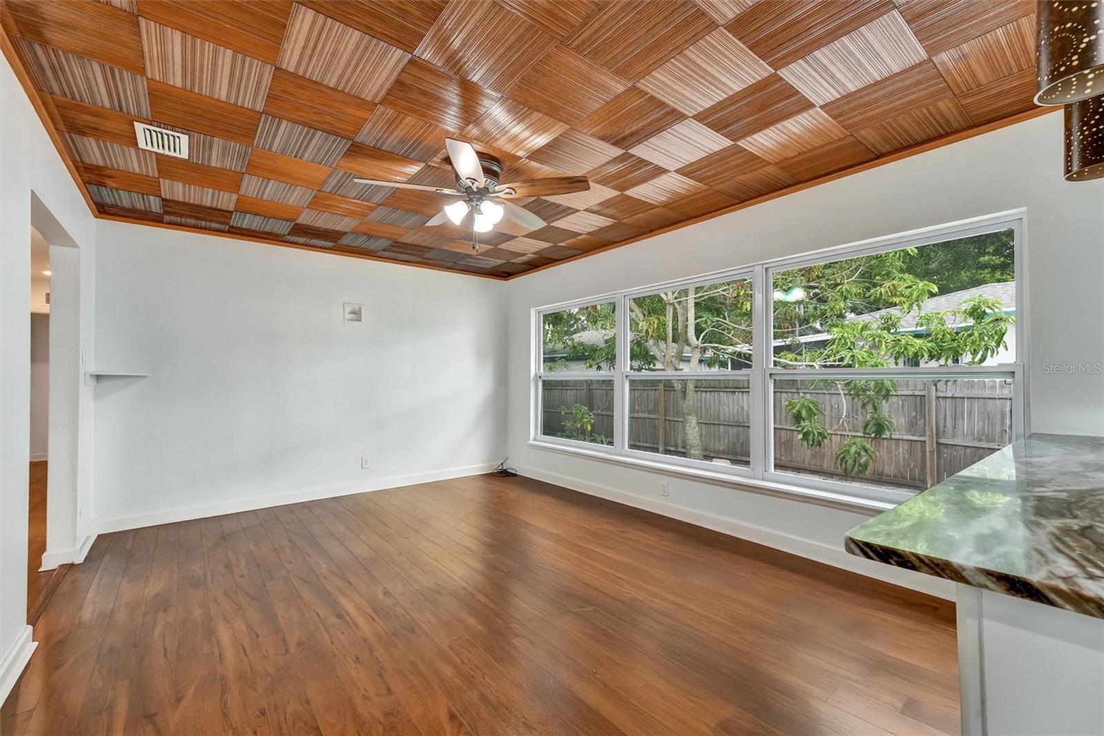 Image 7 of 38 For 3208 Avenida Republica De Cuba