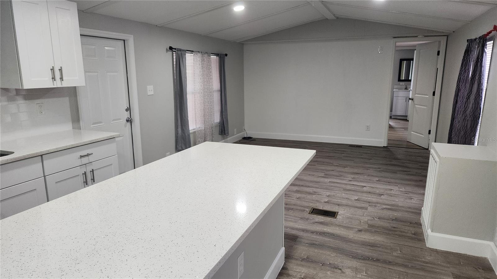 Image 10 of 22 For 837 Ethyl Street