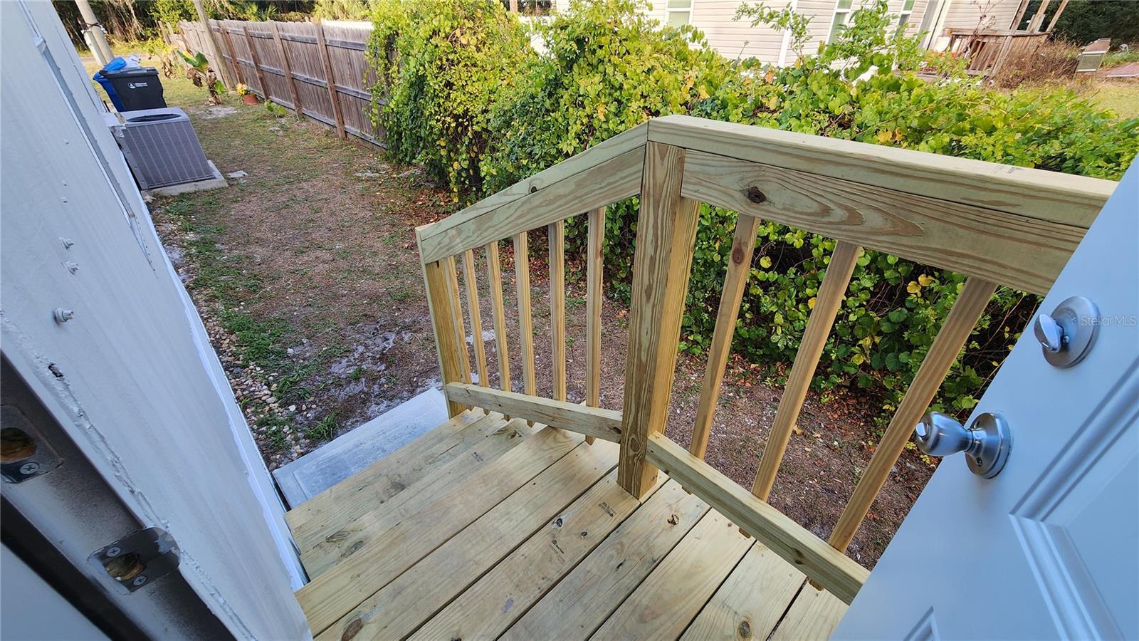 Image 21 of 22 For 837 Ethyl Street