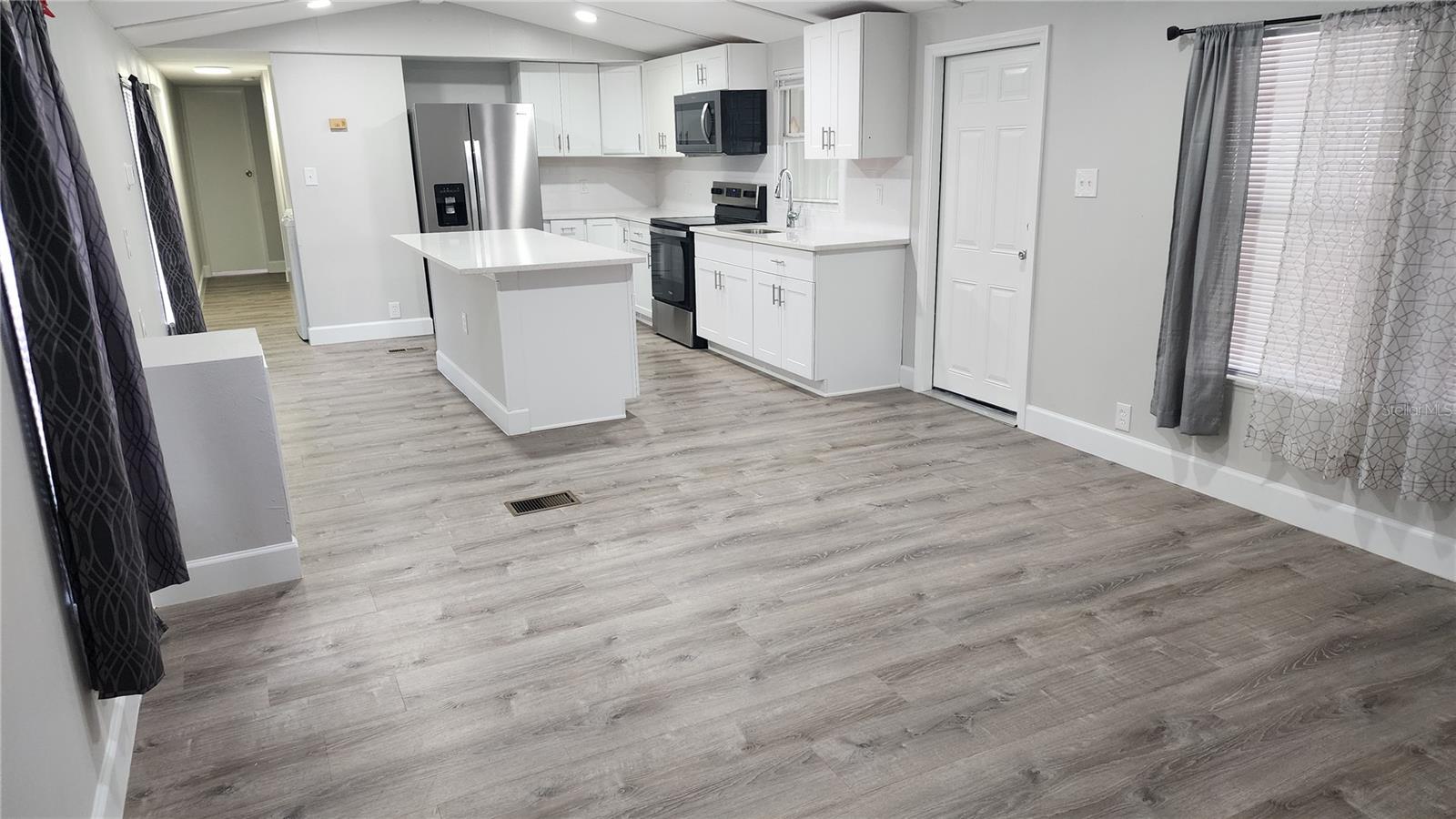 Image 9 of 22 For 837 Ethyl Street