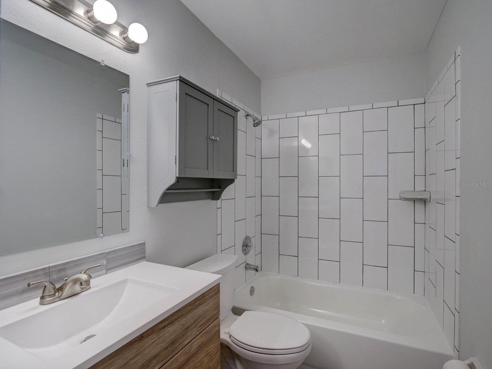 Image 12 of 17 For 1007 Sumner Boulevard B