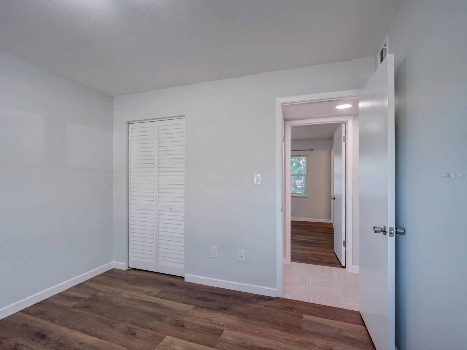 Image 14 of 17 For 1007 Sumner Boulevard B