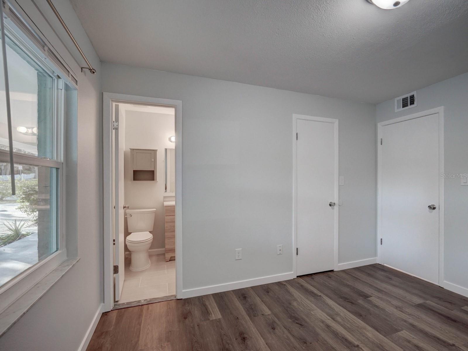 Image 16 of 17 For 1007 Sumner Boulevard B