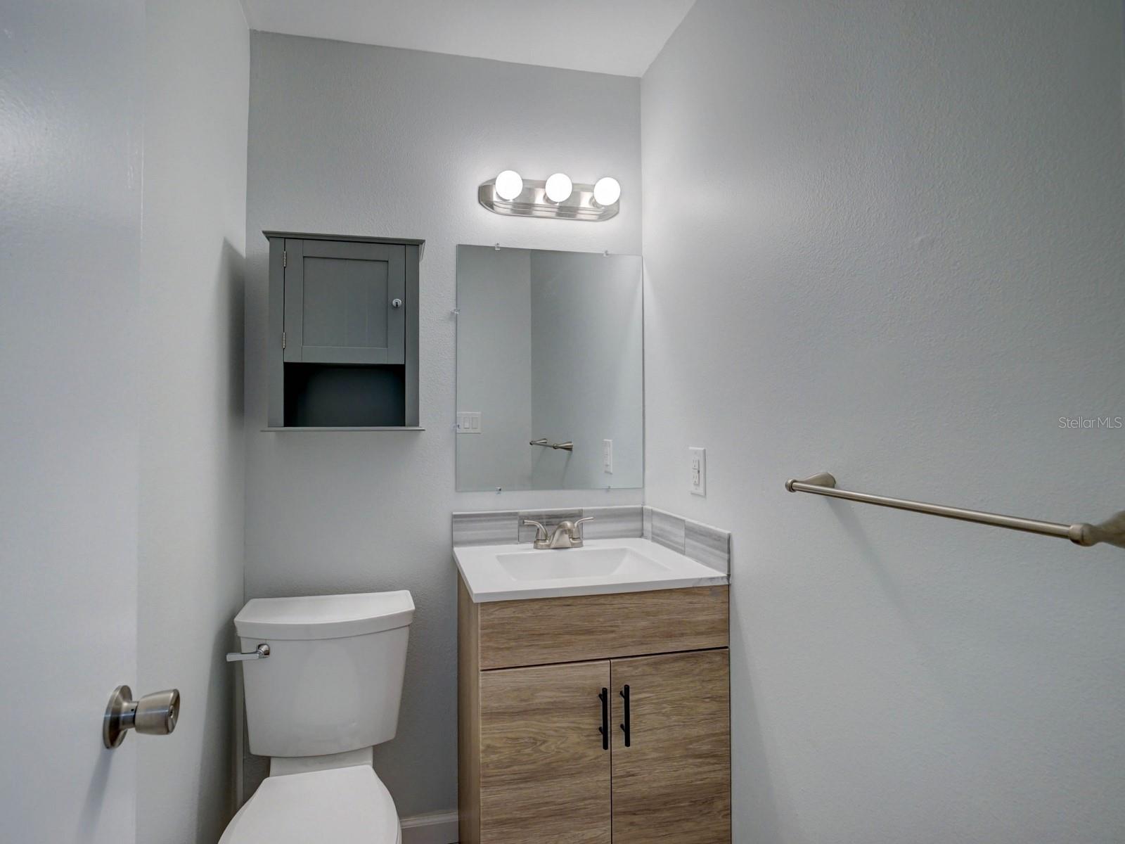 Image 17 of 17 For 1007 Sumner Boulevard B