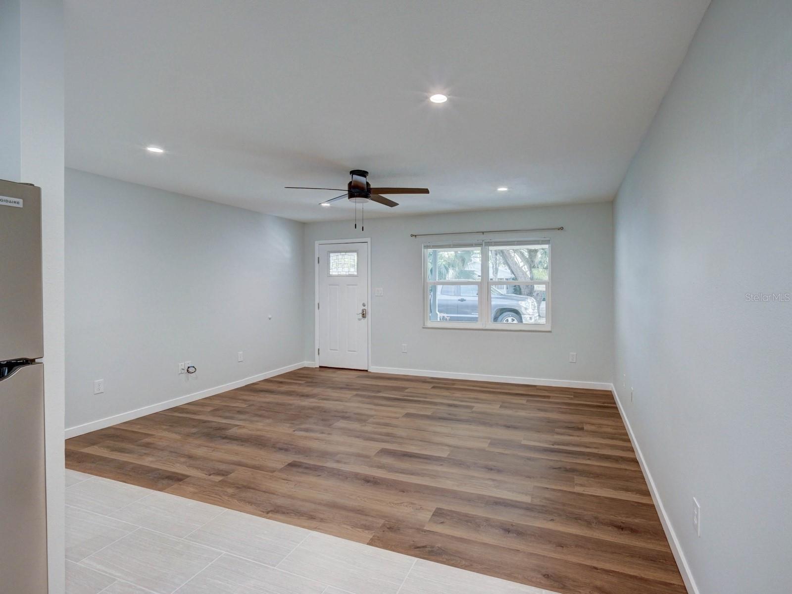 Image 8 of 17 For 1007 Sumner Boulevard B