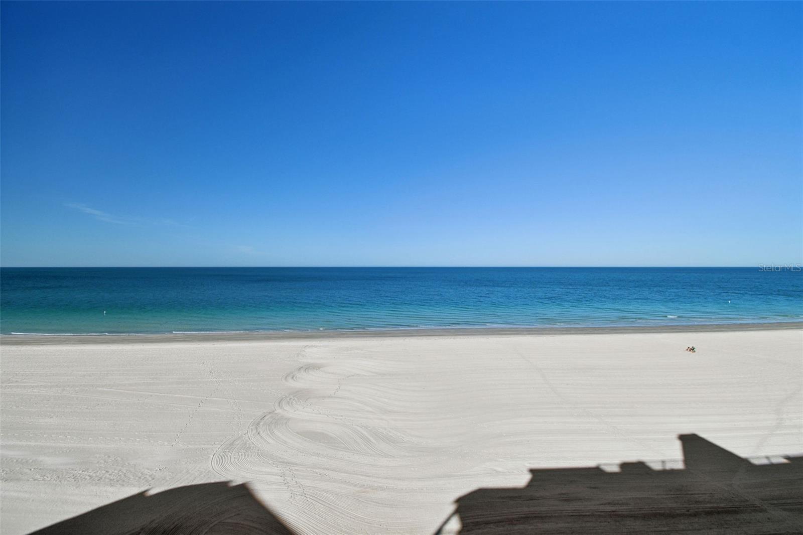 Image 42 of 47 For 1586 Gulf Boulevard 2502