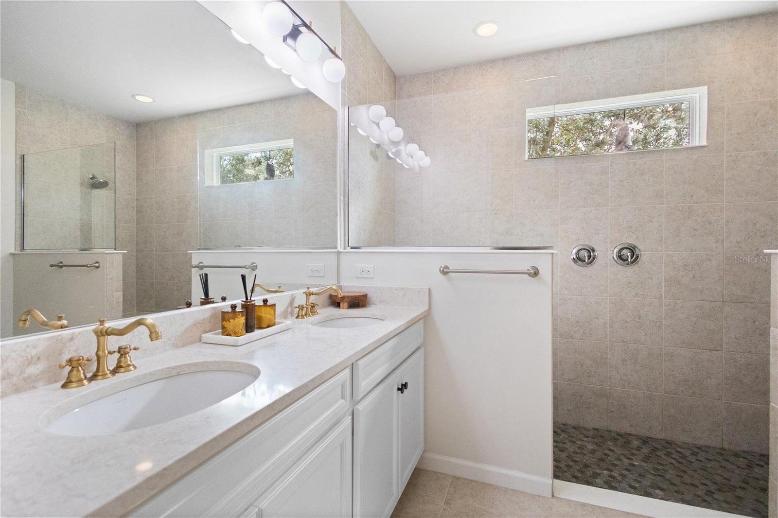 Image 21 of 63 For 11759 Alessandro Lane