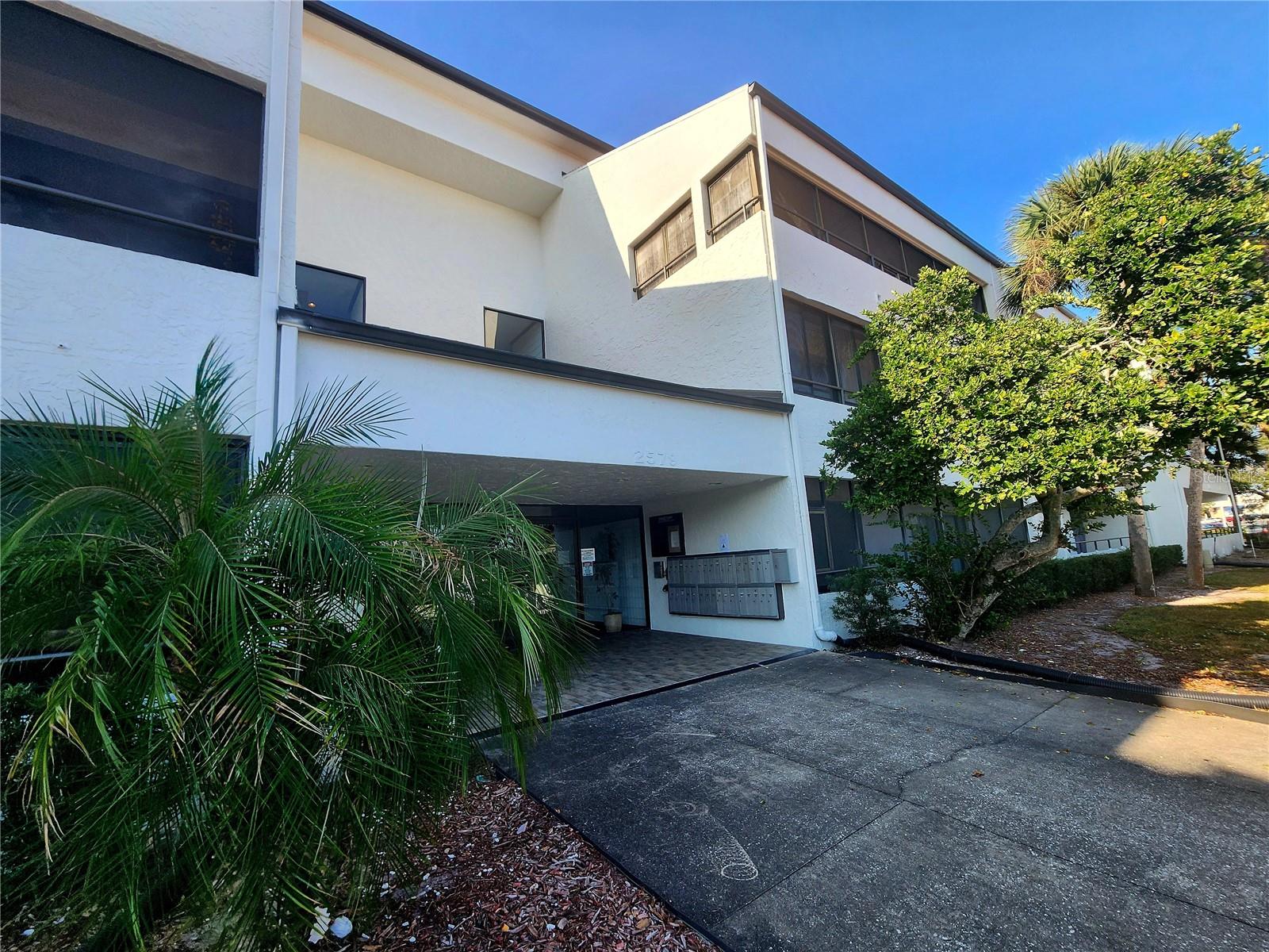 Image 15 of 17 For 2579 Countryside Boulevard 1204