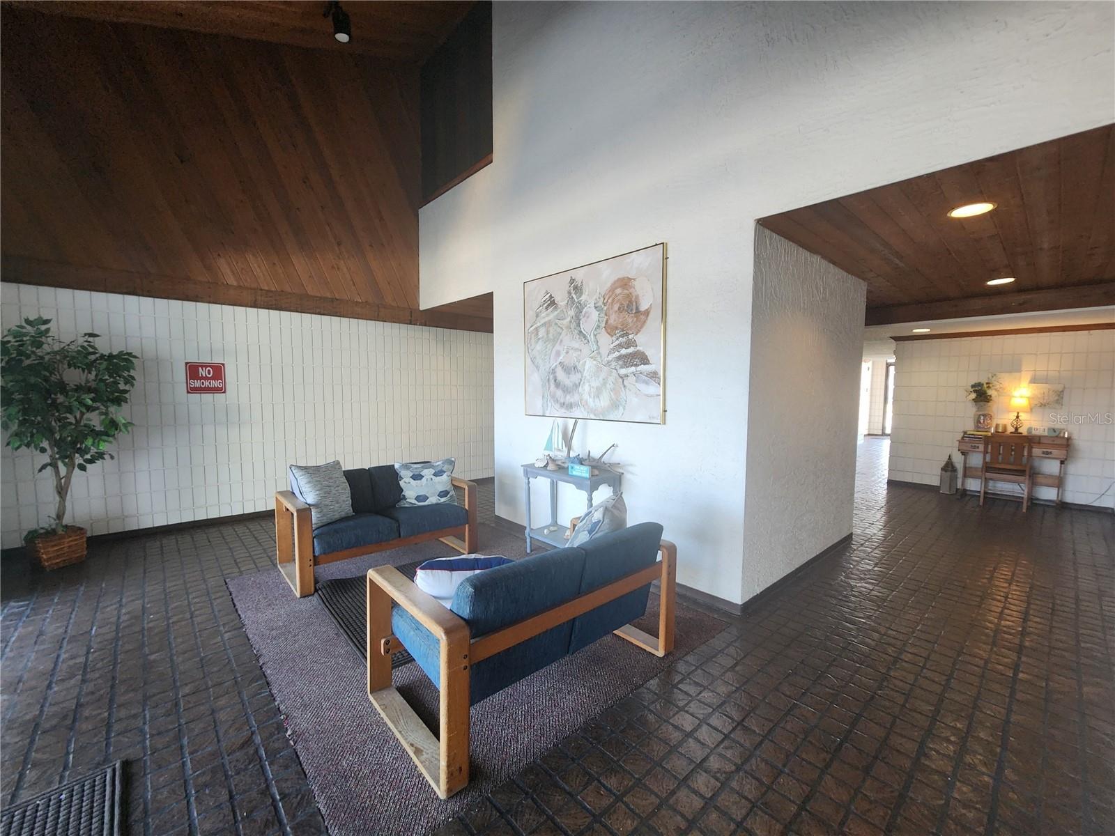 Image 2 of 17 For 2579 Countryside Boulevard 1204