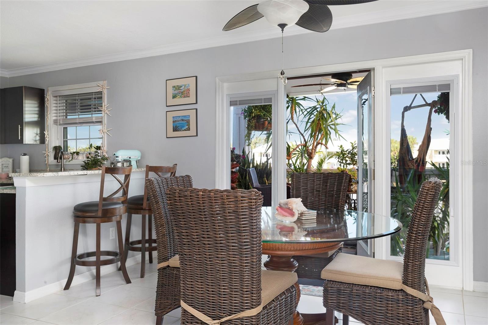 Image 5 of 45 For 215 Seahorse Drive Se D