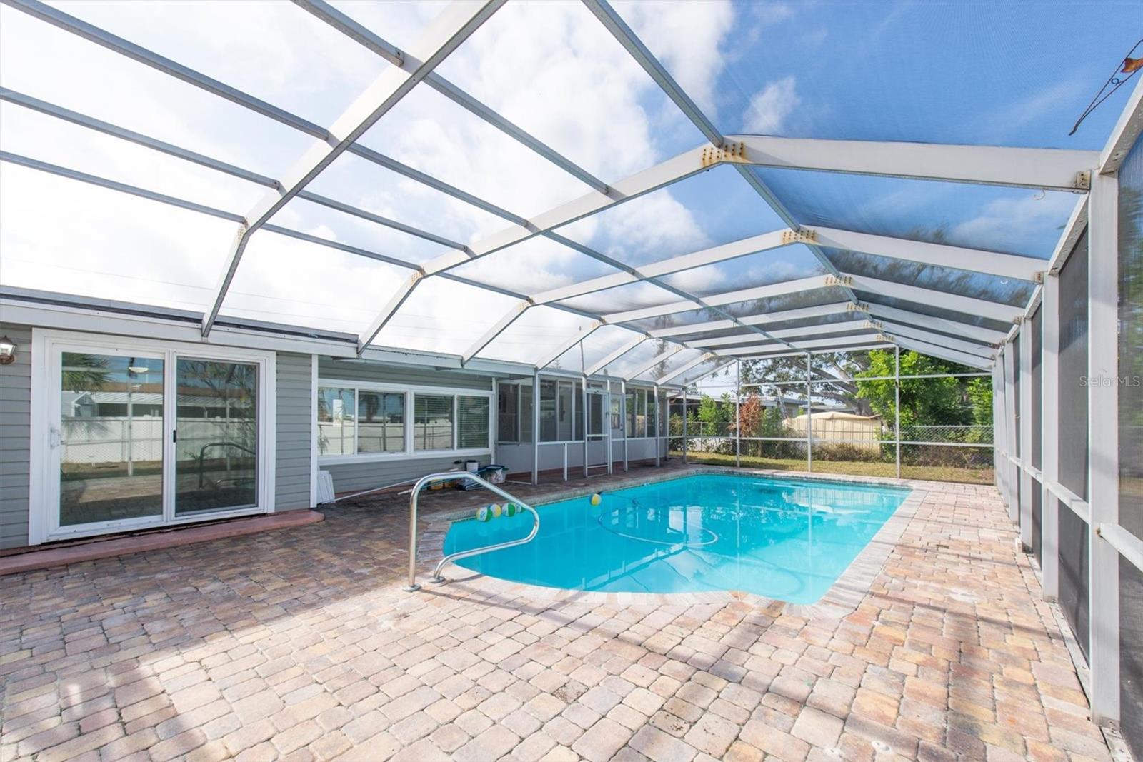 Image 28 of 34 For 10739 64th Avenue