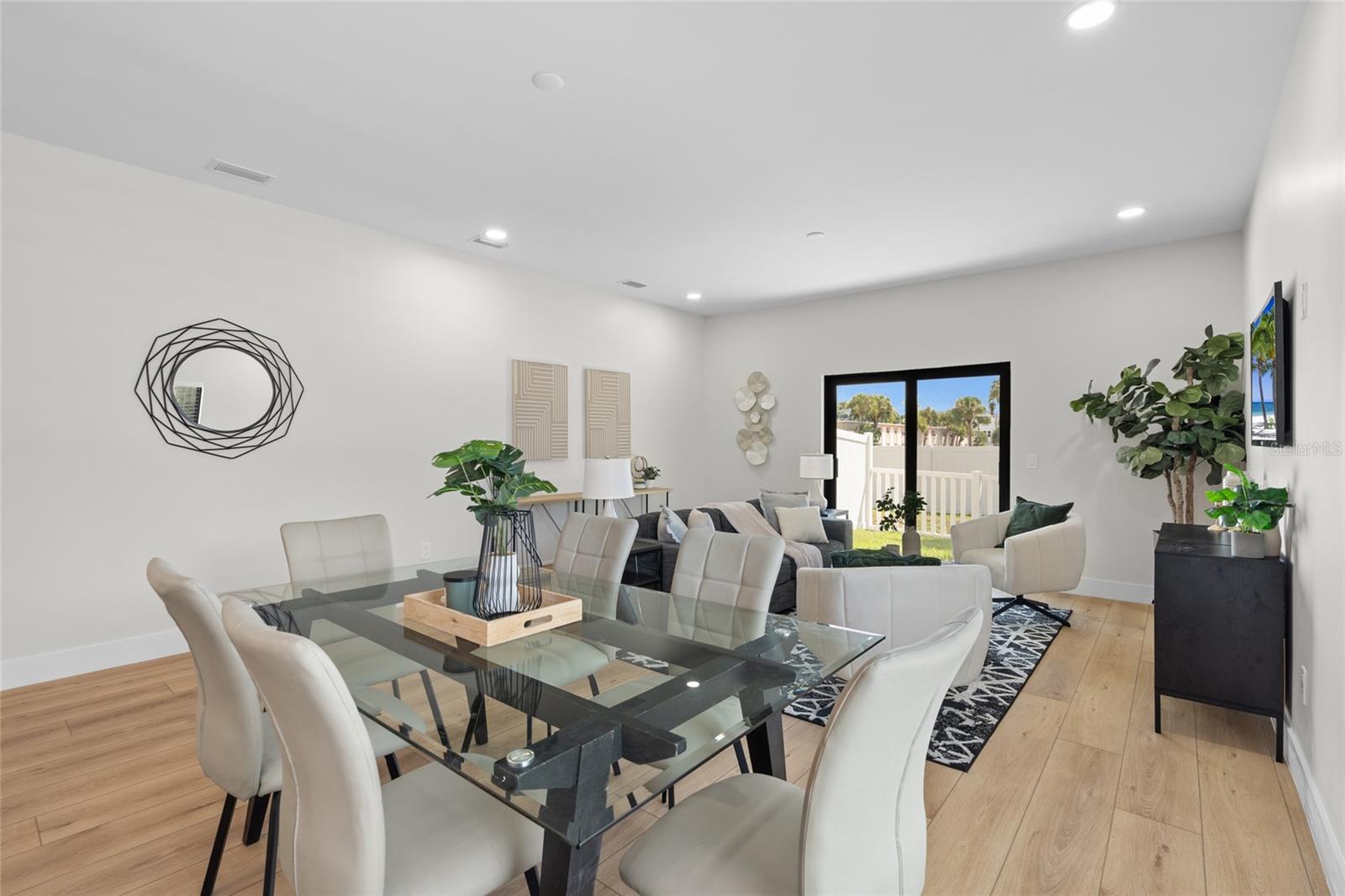 Listing photo id 13 for 4308 Gray Street 1