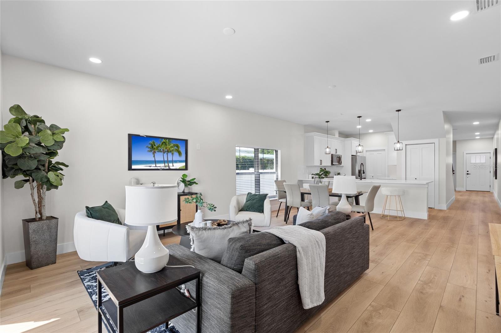 Listing photo id 15 for 4308 Gray Street 1