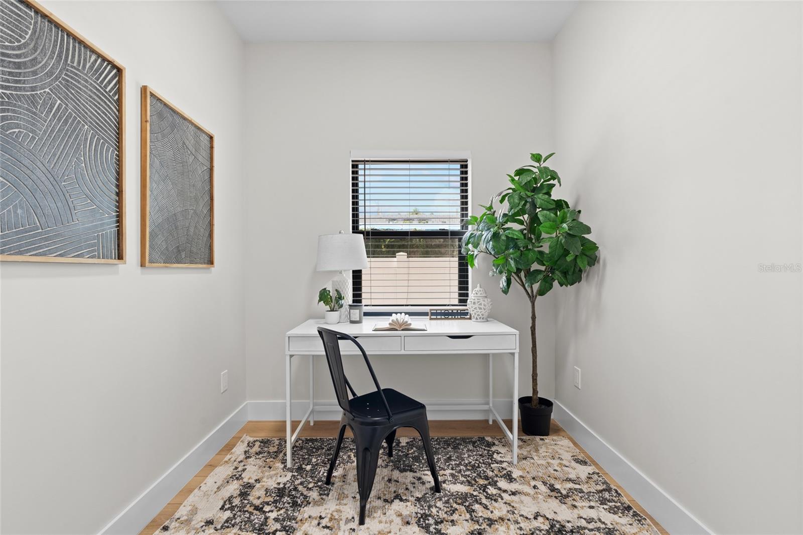 Listing photo id 18 for 4308 Gray Street 1